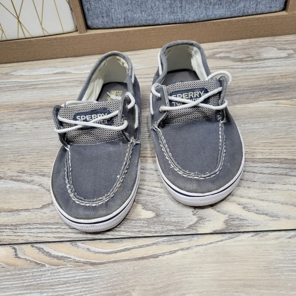 Sperry Halyard 2-Eye canvas boat shoes Boys Size 3 M Gray